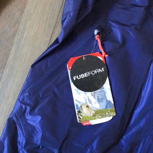 North Face NWT lightweight pullover jacket🔥🧗‍♀️🎉🍂 - Picture 5 of 15